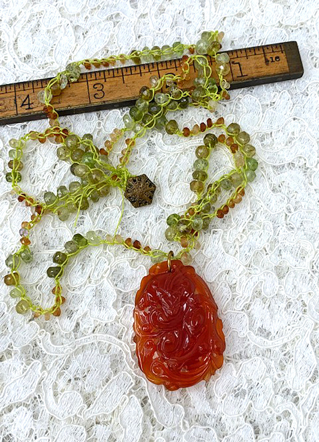 Amber hot sale rose necklace